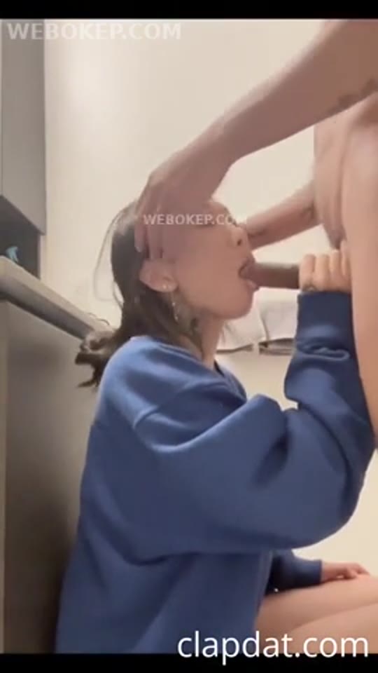 Cute ABG Asian Blow Big Dick And Bang Doggystyle